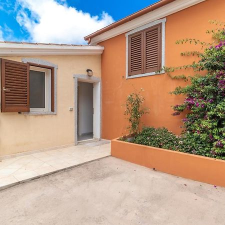 Casa Angus Villa Badesi Exterior photo