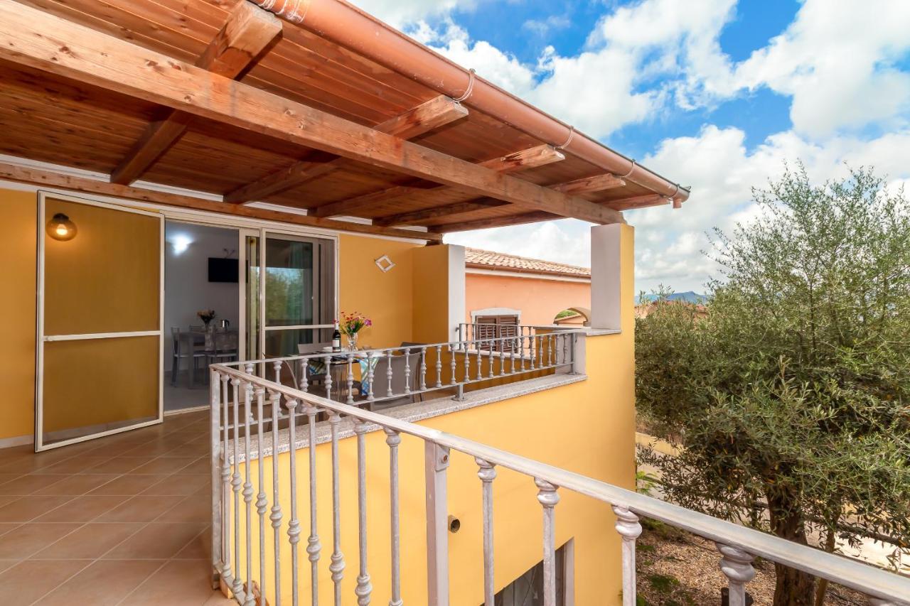 Casa Angus Villa Badesi Exterior photo